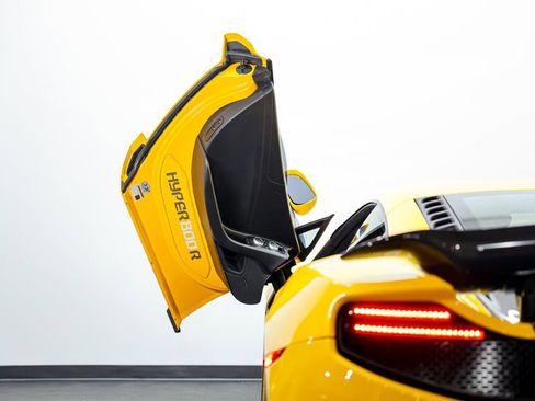 Used 2015 McLaren 650S Coupe image 17