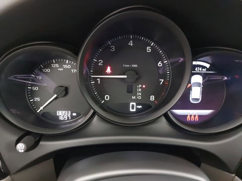 Used 2025 Porsche Macan image 21