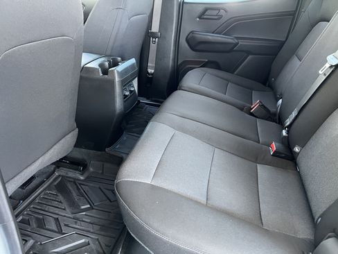 Used 2023 Chevrolet Colorado Trail Boss w/ Technology Package AWD/4WD image 16