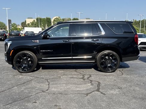 New 2026 GMC Yukon Denali w/ Denali Reserve Package AWD/4WD image 13
