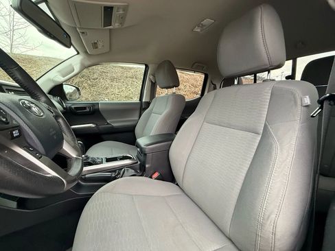 Used 2017 Toyota Tacoma SR5 w/ Tow Package image 14