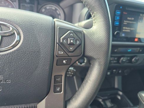 Used 2019 Toyota Tacoma TRD Off-Road image 31