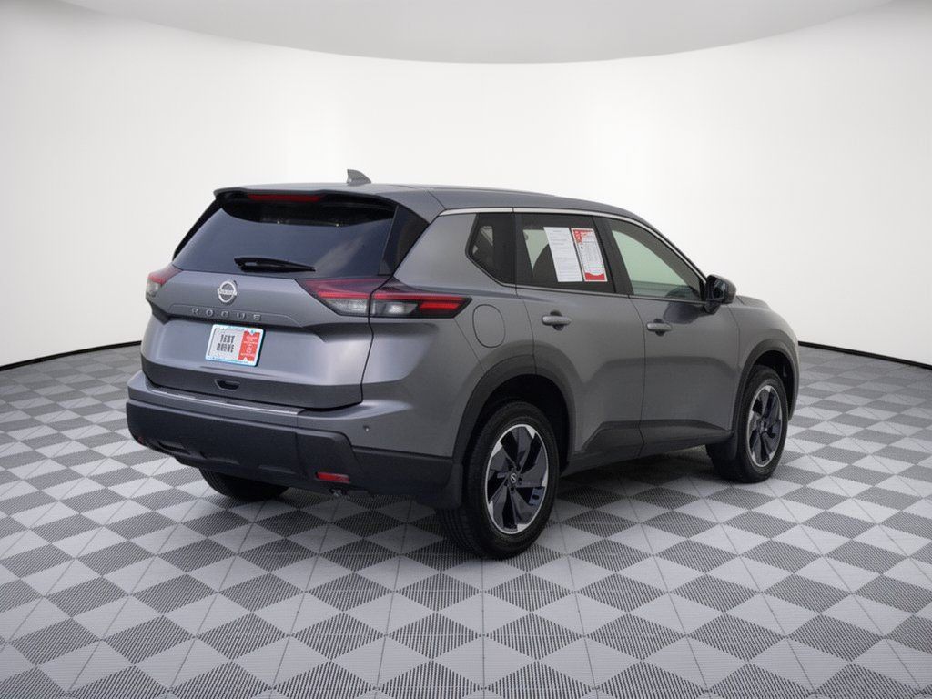 Certified 2025 Nissan Rogue SV FWD image 13