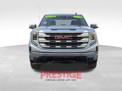 Used 2024 GMC Sierra 1500 SLE image 2