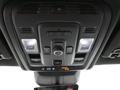 Certified 2024 Cadillac Escalade ESV Premium Luxury Platinum w/ Heavy-Duty Trailer Package image 30