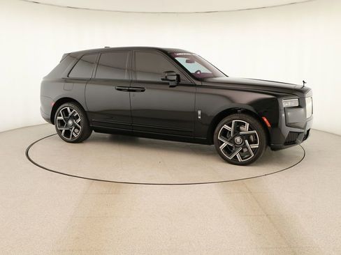 Used 2025 Rolls-Royce Cullinan Black Badge AWD/4WD image 9