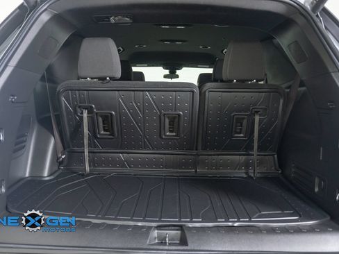 Used 2023 Chevrolet Traverse LT w/ LPO, Floor Liner Package AWD/4WD image 35
