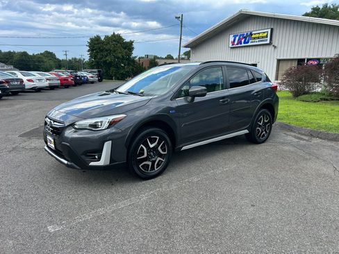 Used 2021 Subaru Crosstrek Hybrid w/ Moonroof Package w/Navigation AWD/4WD image 1