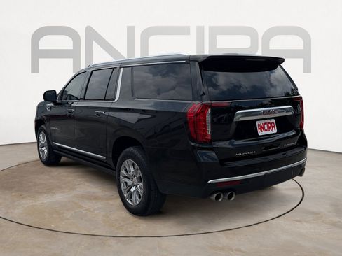 Used 2023 GMC Yukon XL Denali AWD/4WD image 8