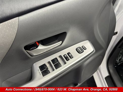 Used 2014 Toyota Prius V Three FWD image 21