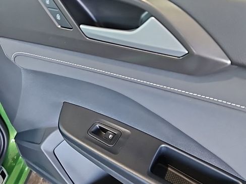 New 2026 Volkswagen Taos SE image 12