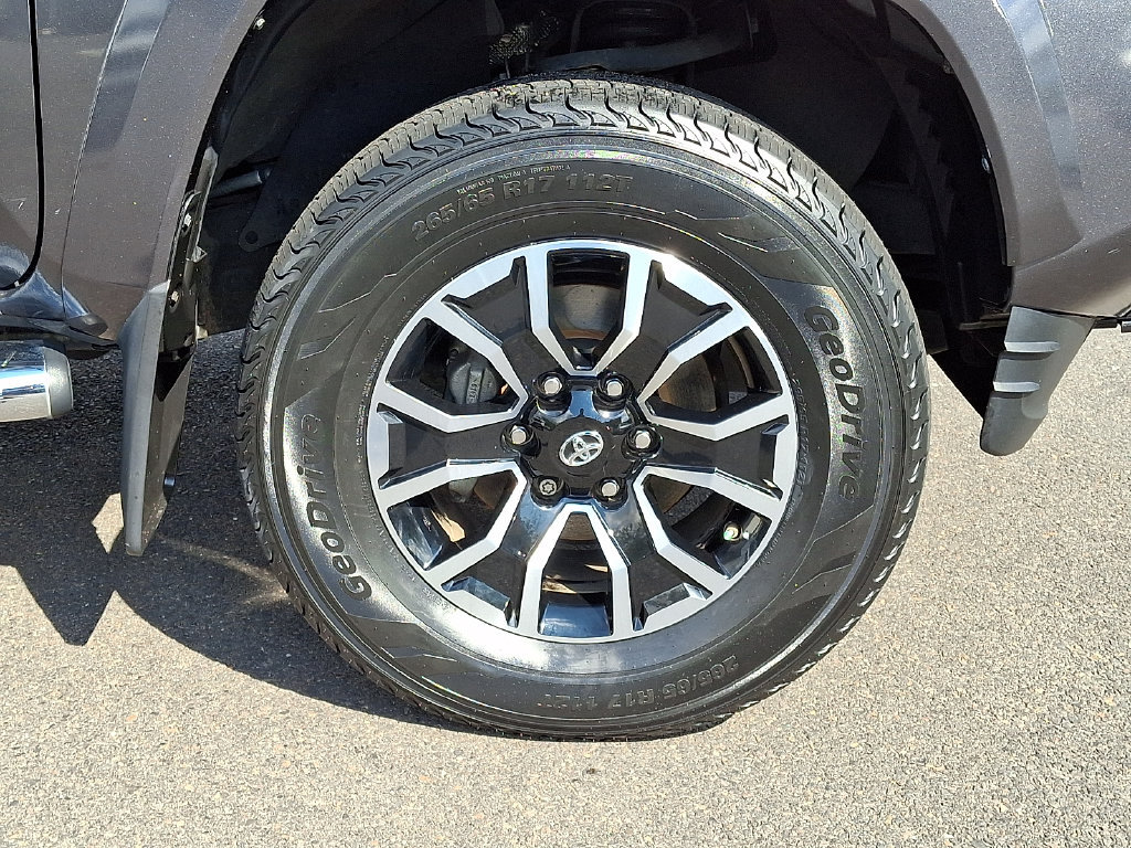 Certified 2020 Toyota Tacoma TRD Sport AWD/4WD image 8
