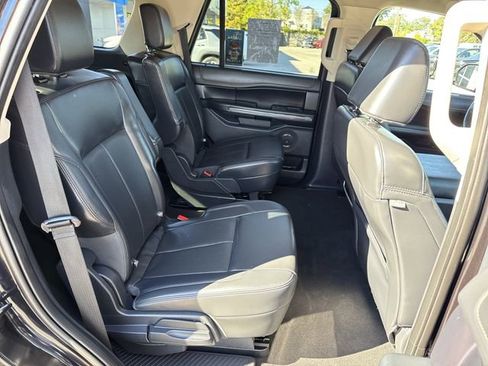 Used 2024 Ford Expedition XLT image 29