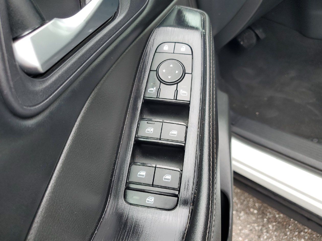 Used 2024 Nissan Rogue SV FWD image 16