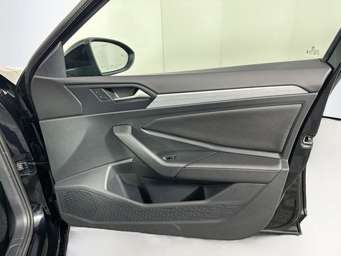 Used 2025 Volkswagen Jetta Sport image 32