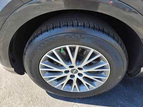 Used 2024 Genesis GV80 2.5T AWD/4WD image 23