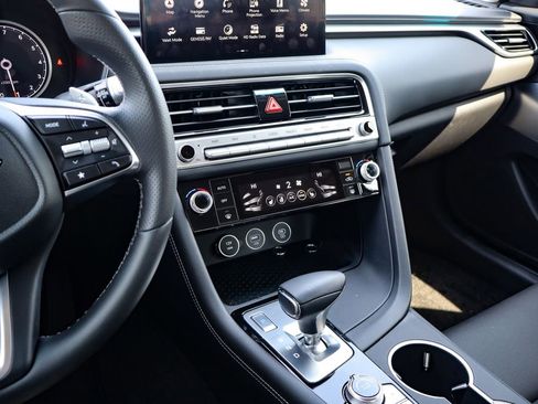 Used 2026 Genesis G70 2.5T image 29