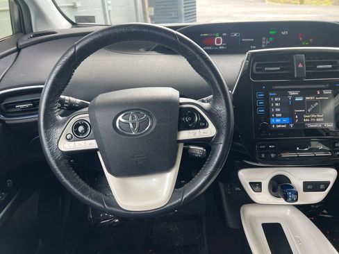 Used 2016 Toyota Prius Four Touring FWD image 20