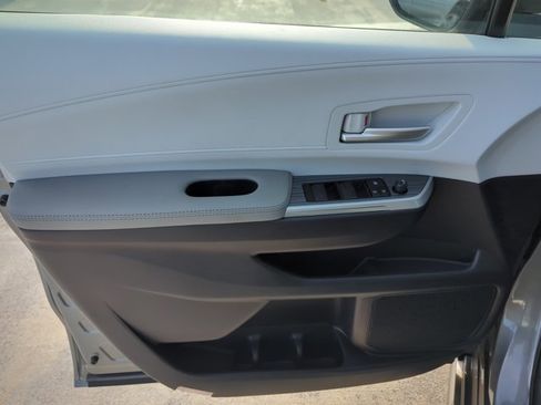 Used 2026 Toyota Sienna XLE image 7