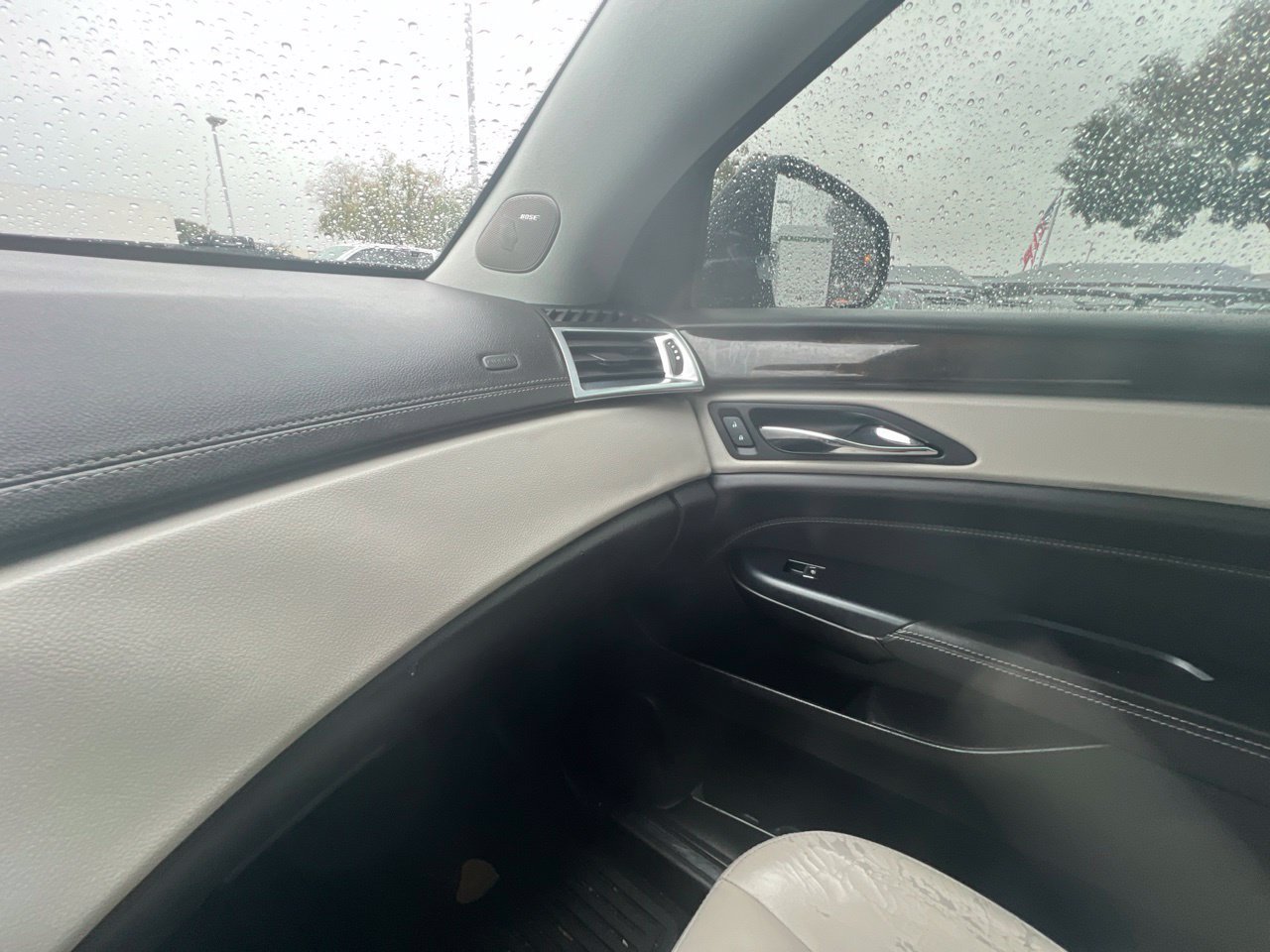 Used 2015 Cadillac SRX Luxury w/ Driver Awareness Package FWD image 17