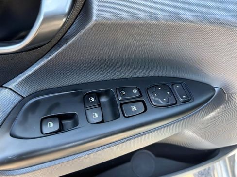 Used 2019 Hyundai Veloster 2.0 Premium FWD image 21