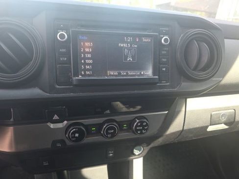 Used 2016 Toyota Tacoma SR RWD image 7