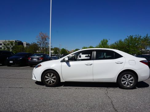 Used 2015 Toyota Corolla LE image 5