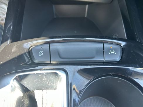 Used 2024 Chevrolet Trax LT w/ Driver Confidence Package image 18