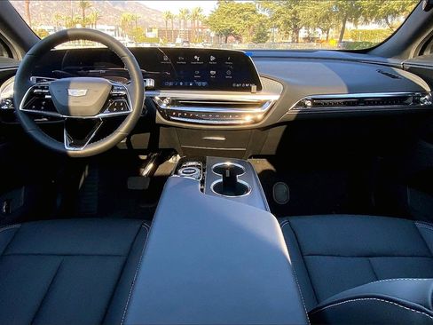 New 2025 Cadillac Lyriq Luxury image 7