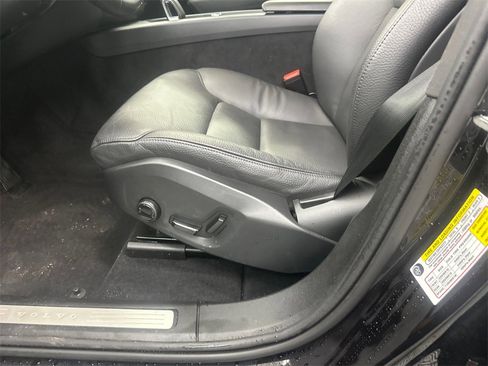 Used 2024 Volvo XC60 B5 Plus image 10