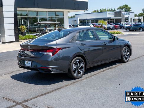 Used 2023 Hyundai Elantra SEL w/ Convenience Package FWD image 3