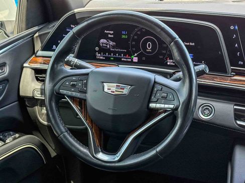 Used 2022 Cadillac Escalade ESV Premium Luxury AWD/4WD image 17