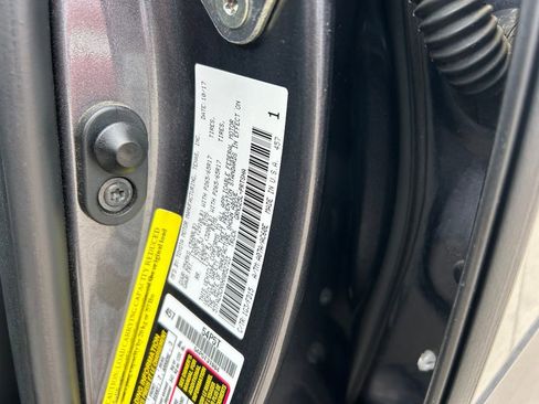 Used 2017 Toyota Tacoma TRD Sport w/ Tow Package RWD image 10