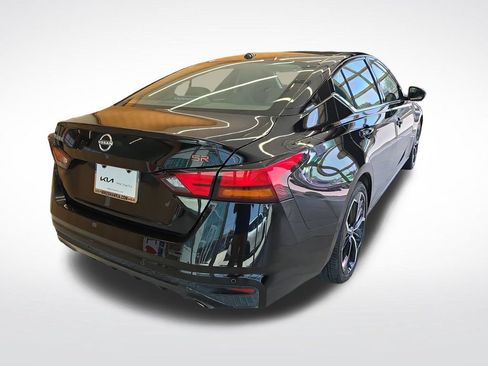 Used 2024 Nissan Altima 2.5 SR FWD image 6