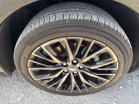 Used 2024 Cadillac XT4 Sport image 32