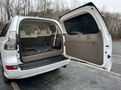 Used 2017 Lexus GX 460 460 image 38