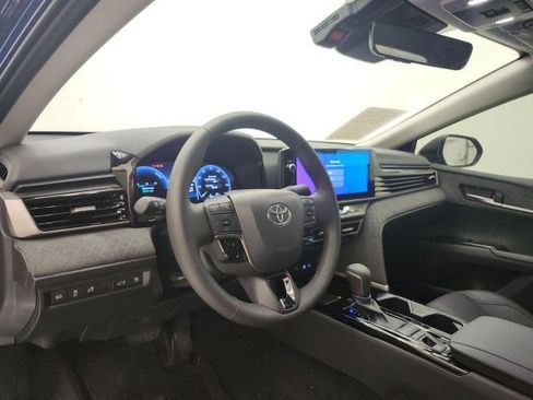 Used 2026 Toyota Camry XLE AWD/4WD image 11