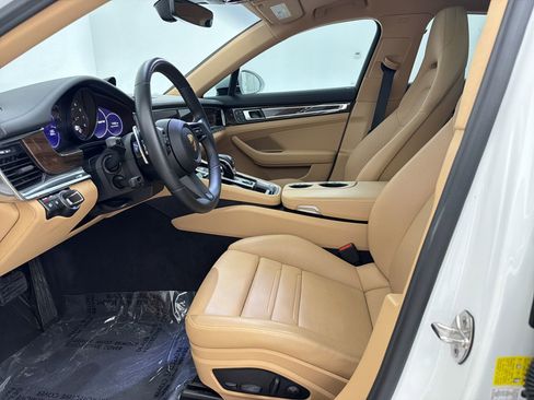 Certified 2023 Porsche Panamera image 5