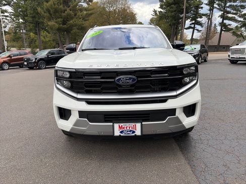 Used 2025 Ford Expedition Max Platinum w/ Platinum Ultimate Package AWD/4WD image 2