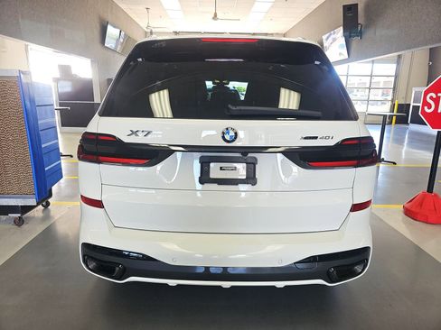 Used 2024 BMW X7 xDrive40i w/ Executive Package image 5