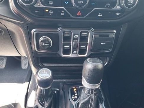 Used 2021 Jeep Wrangler Unlimited Sahara w/ Uconnect 4C Nav & Sound Group image 12