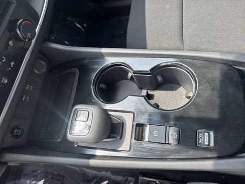 Used 2025 Nissan Rogue S FWD image 23