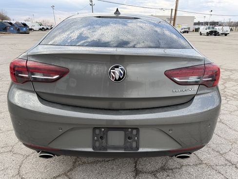 Used 2019 Buick Regal Essence w/ Driver Confidence Package I image 5