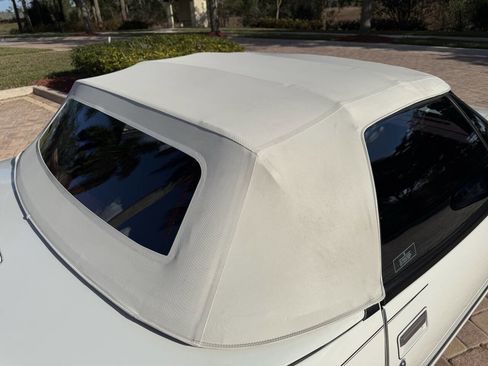 Used 1990 Buick Reatta Convertible image 5