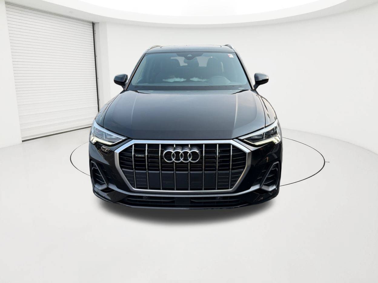 Used 2025 Audi Q3 2.0T Premium AWD/4WD image 2