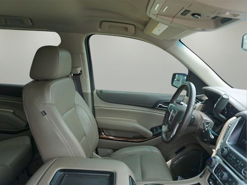 Used 2019 GMC Yukon XL SLT image 10