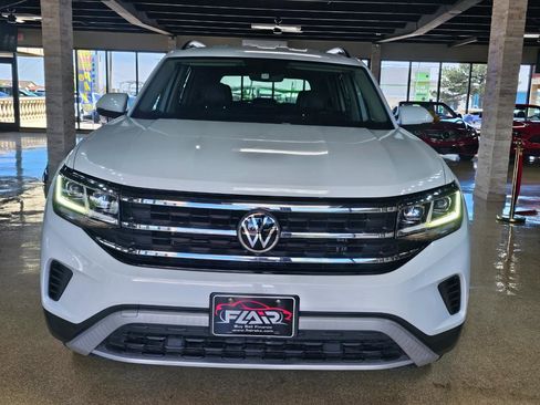 Used 2022 Volkswagen Atlas SE image 2