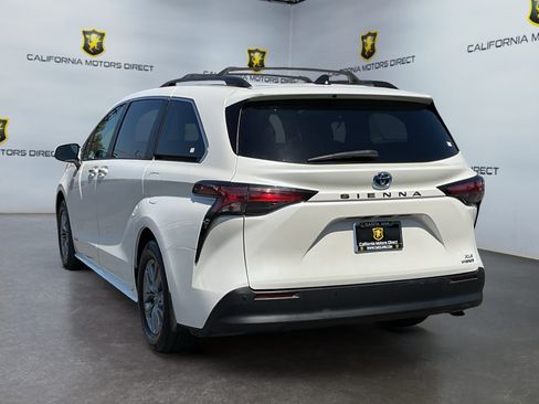 Used 2021 Toyota Sienna XLE FWD image 5