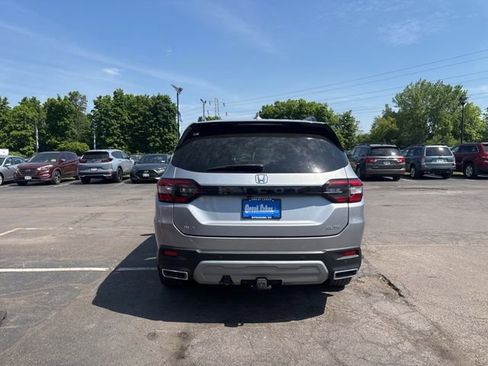 Used 2023 Honda Pilot Elite image 6