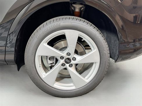 New 2025 Audi Q5 Premium Plus image 33